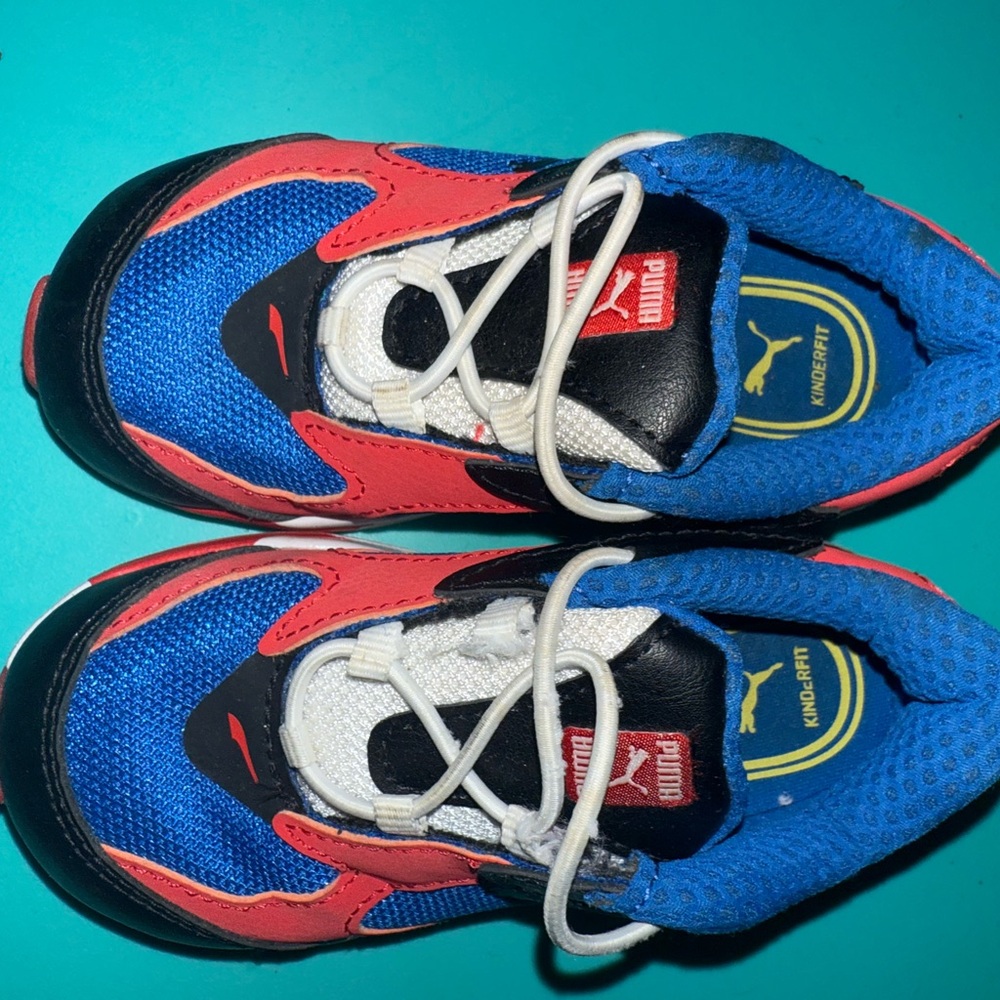 Puma Blue and Red Sneakers Vibrant Athletic Design